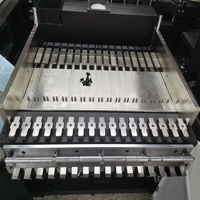 High Precision LED Display Mounter 32 Feeders